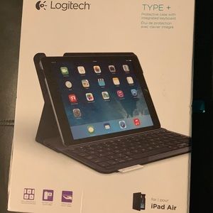 Logitech IPad Air Intregrated Keyboard & Case